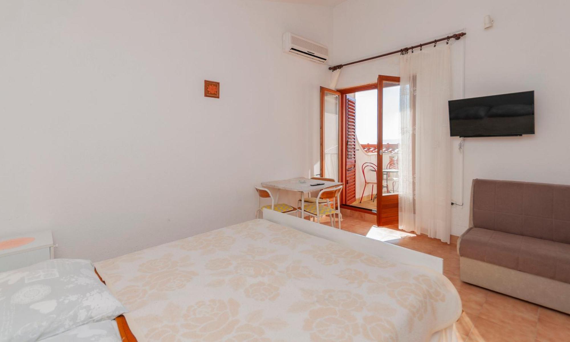 Apartments Niko Pisak Luaran gambar